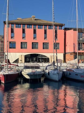 Barca Americana Old Style Refittata Hotell Genova Eksteriør bilde
